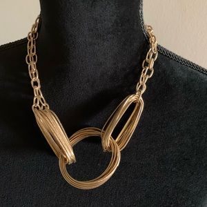 2pc Costume Jewelry (Necklace & Earring set) 🌺